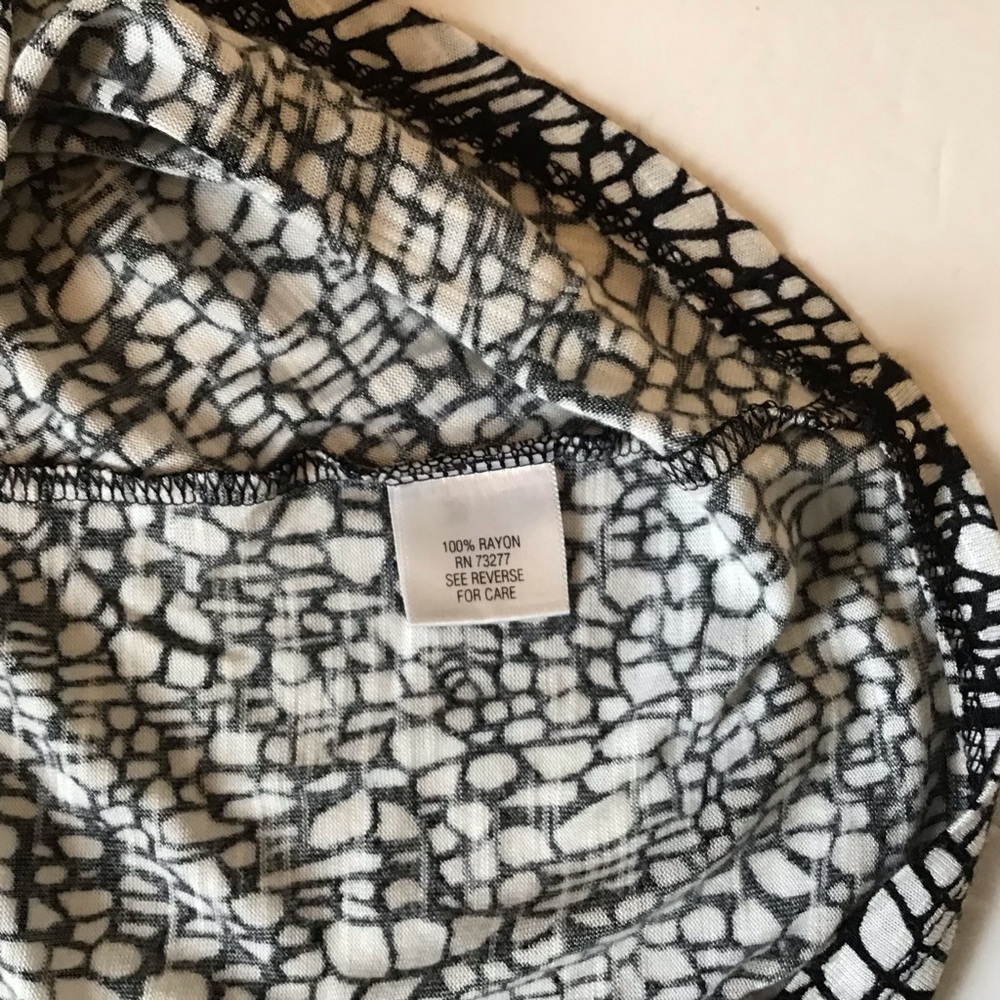 Apt 9 Sleeveless Black and White Patterned Women's Top - Picture 11 of 12